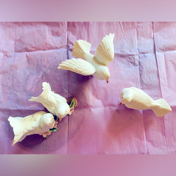 🕊️Vintage Homco White🕊️in EUC 2 Single Birds + 2 More on a Stump w/3 🌸 & 4 🍃 - Picture 7 of 16